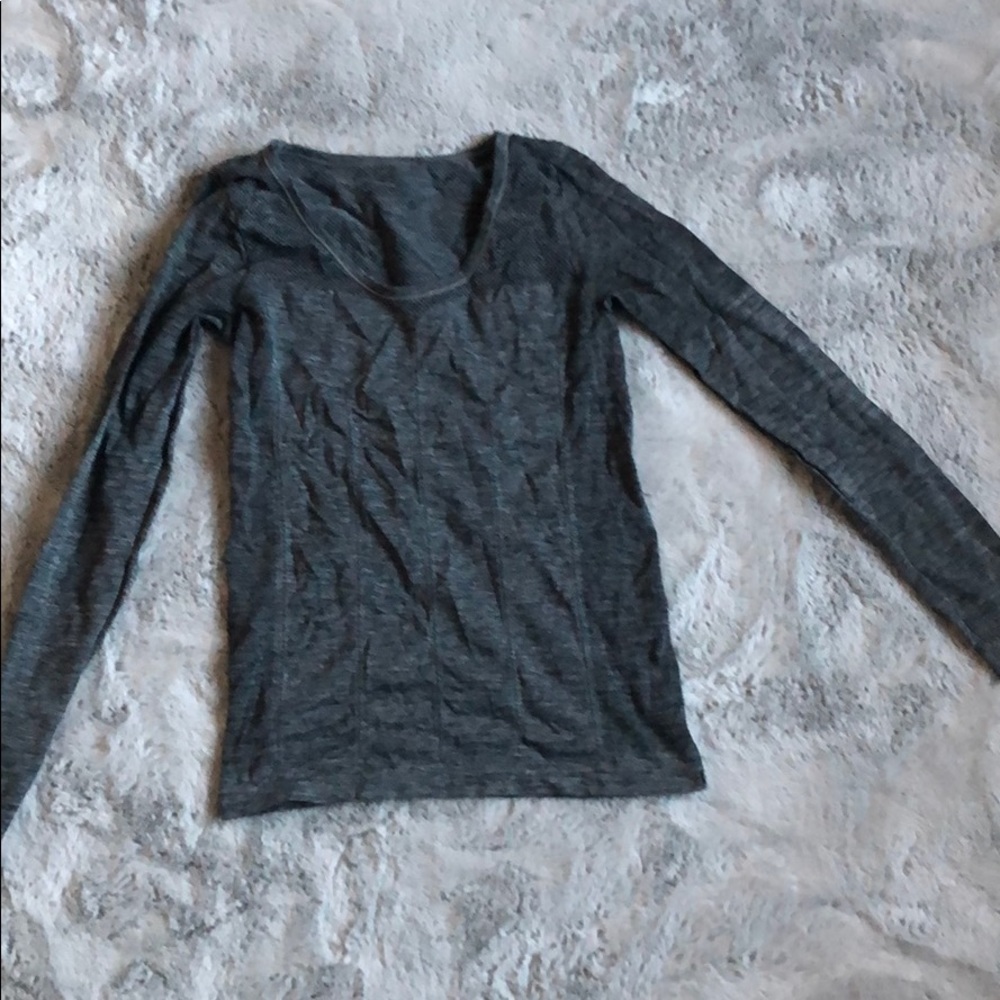 Fabletics size large long sleeve too dark grey
